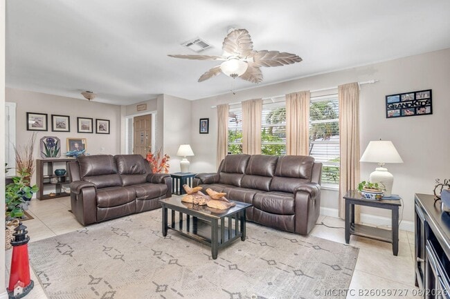Photo - 502 Oak Terrace