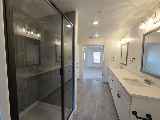 Photo - 2105 Tiger Trail Unit 403