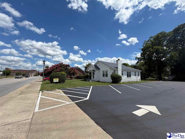 221 W Main St