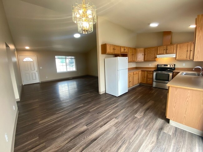 Photo - 3 Bedroom 2 Bathroom Home for Rent!