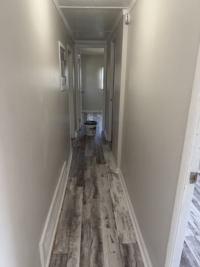 Photo - 923 W Lee Rd