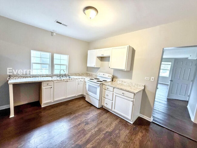 Photo - 318 Oregon St