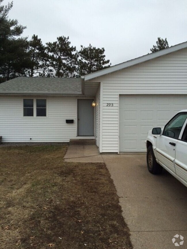 Building Photo - 2 Bedroom Duplex Rental