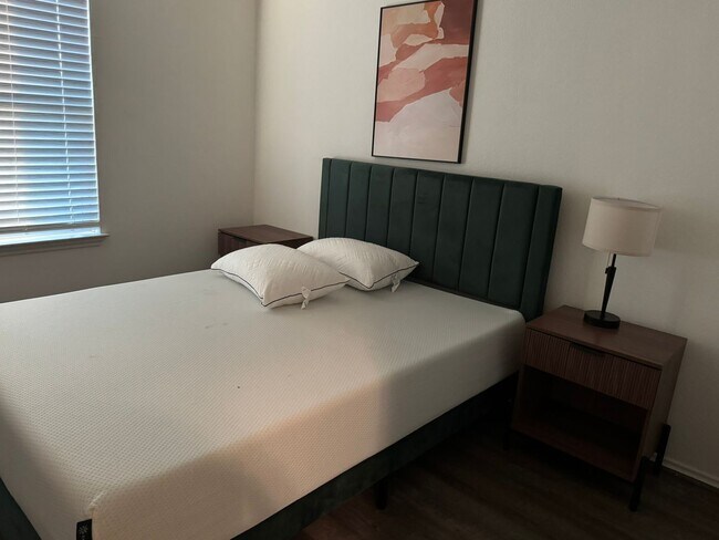 Photo - 5 Bedroom, 2.5 bath in Killeen