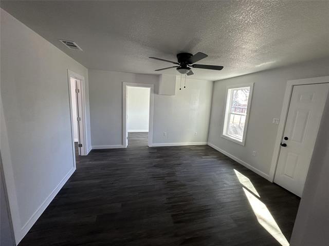 Photo - 401 Walker St