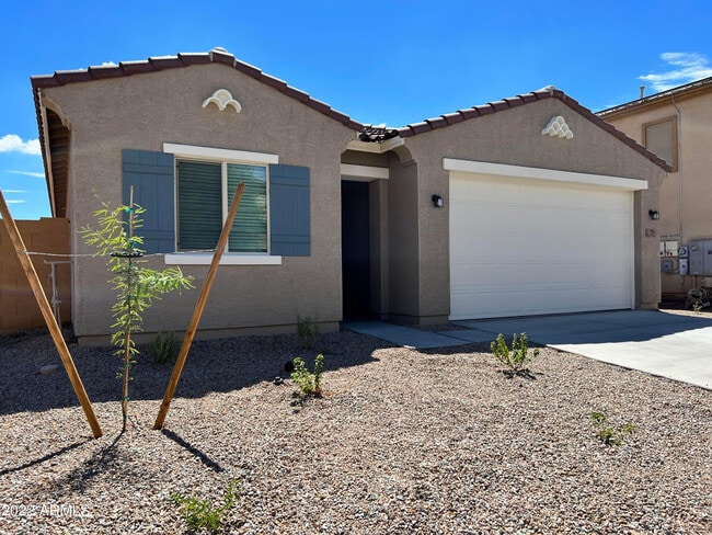 Photo - 729 E Diamond Dr