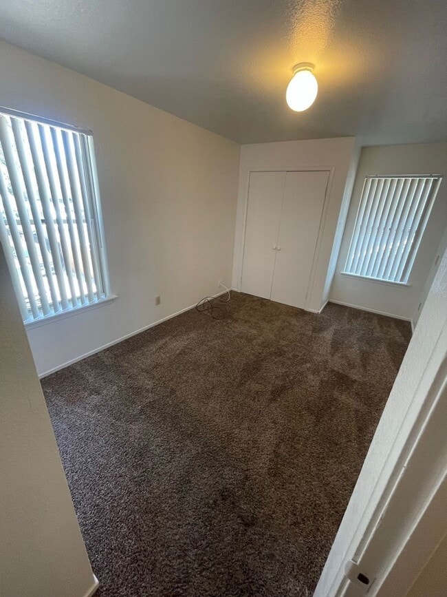Photo - 214 A St