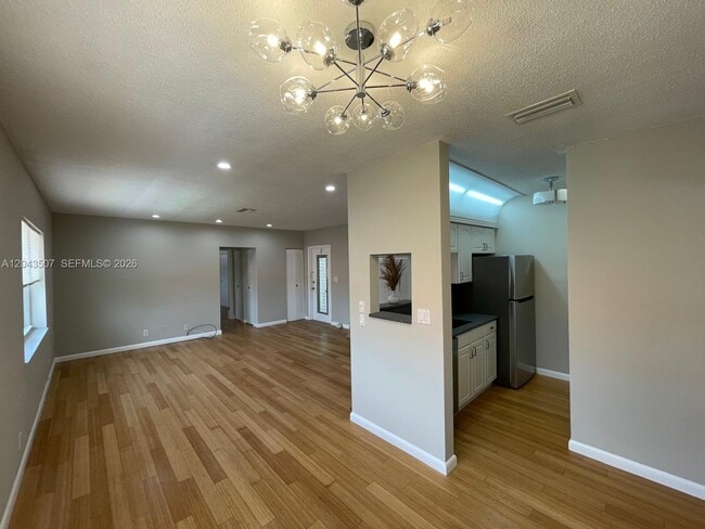 Building Photo - 1300 N 17th Ave Unit 205