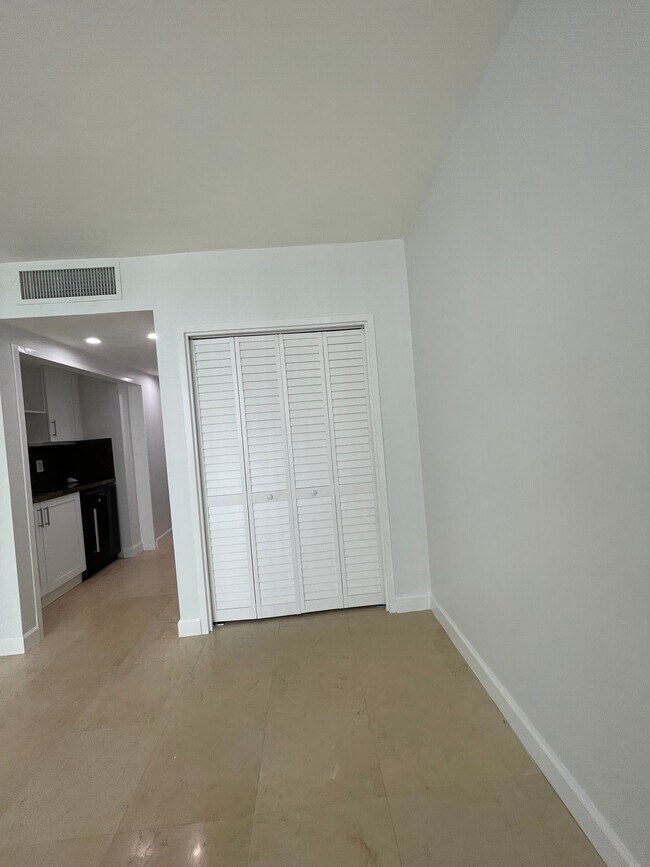 Photo - 999 Brickell Bay Dr