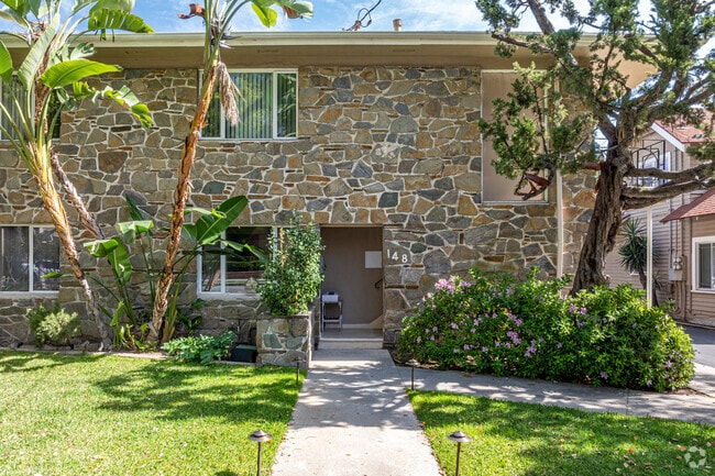 Entrance - 148 Catalina Ave