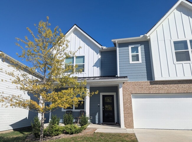 Photo - 1013 Midpoint Ln