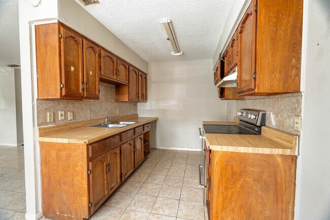 Photo - 4902 Marcella Ave Unit 115