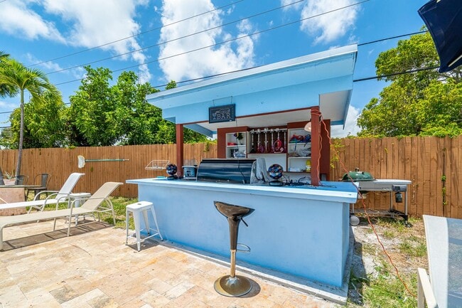 Photo - 1601 NW 3rd Ln
