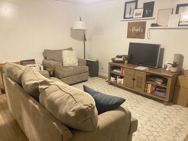 Building Photo - 1B/1B Pet Friendly Apartment South of BYU Unit HC-114