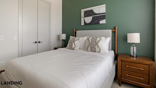 Photo - 1345 E 15th St Unidad 428