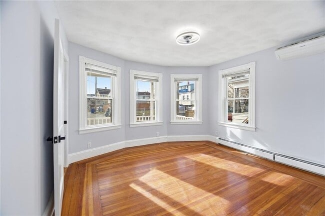 Photo - 378 Juniper St