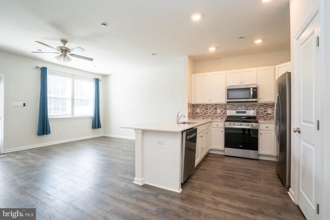 Photo - 172 Mazzeo Dr Townhome