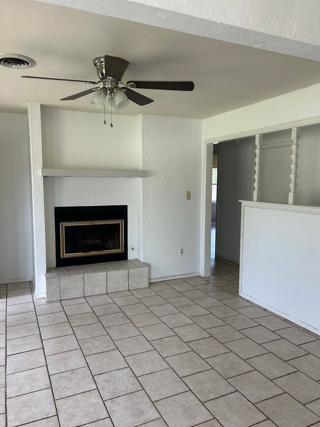 Photo - 829 Maple Shade Rd