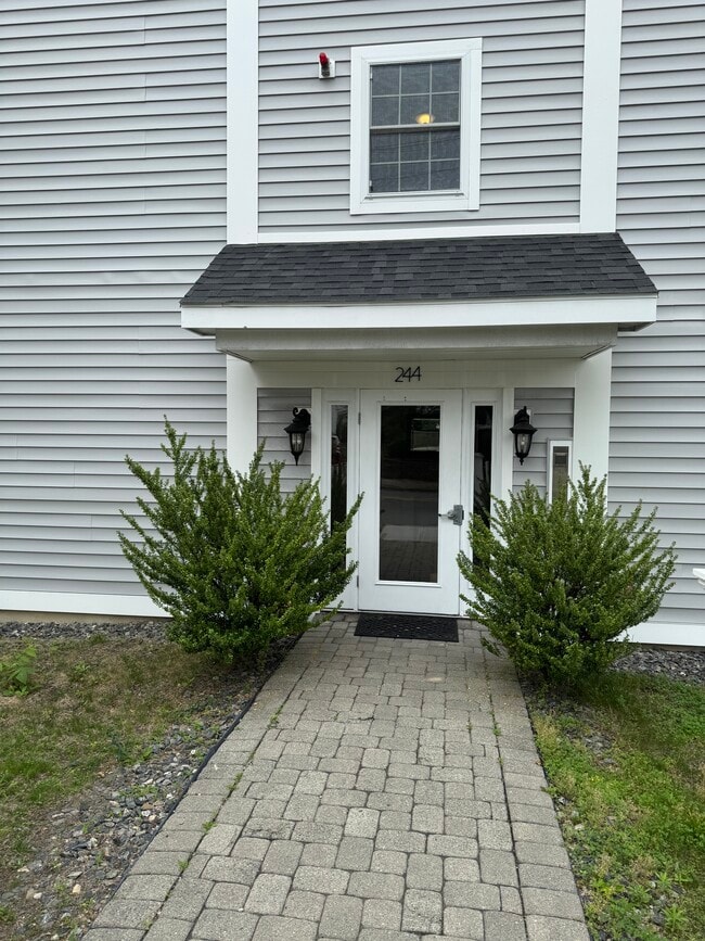 Photo - 244 Main St Unidad #1 Rental