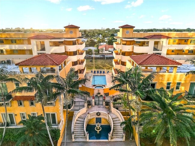 Building Photo - Surfside Miami Beach