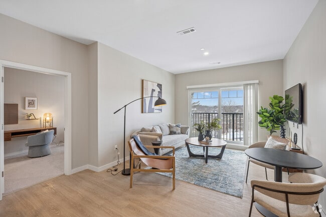 2BR, 2BA - 972SF - Living Room