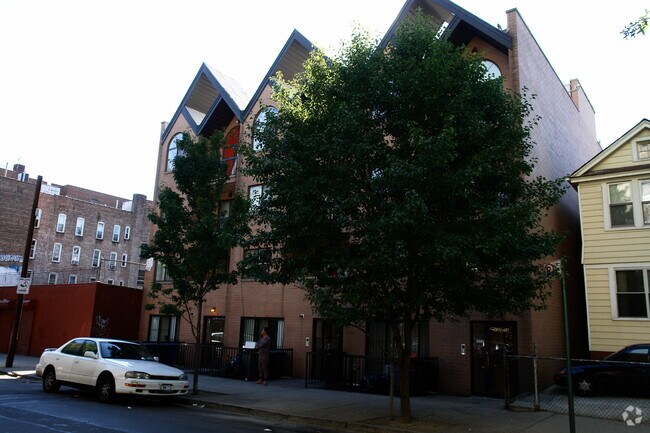 Photo - 86-26 Broadway