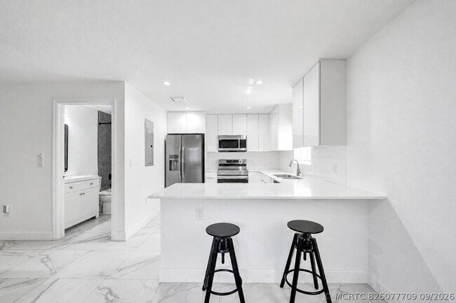 830 NW 19th Terrace