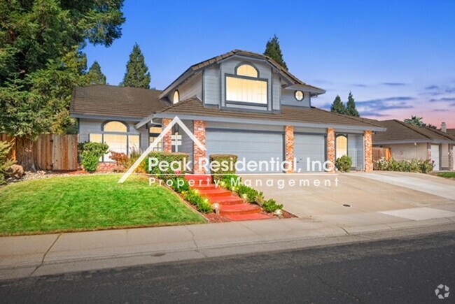 Building Photo - Spacious 4bd/3ba Roseville Home with Pool!