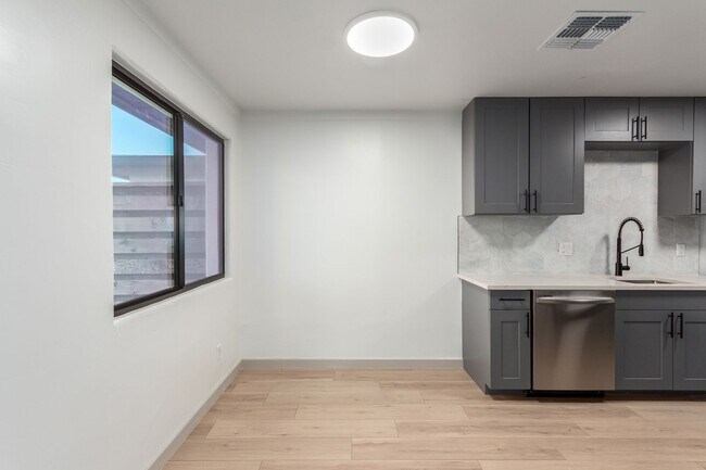 Photo - 4034-4036 E. Moreland St. Unit 4034B