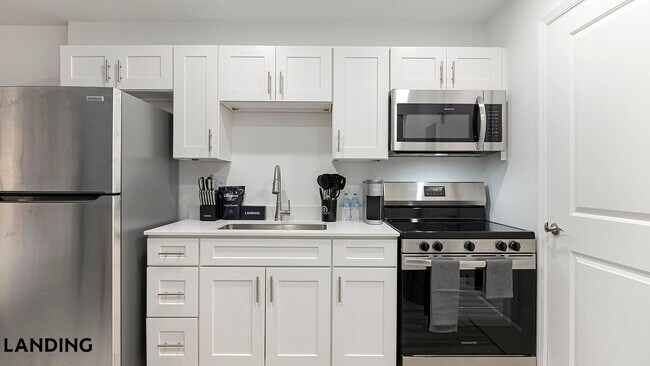 6029 W Irlo Bronson Memorial Hwy Unit 2A-301
