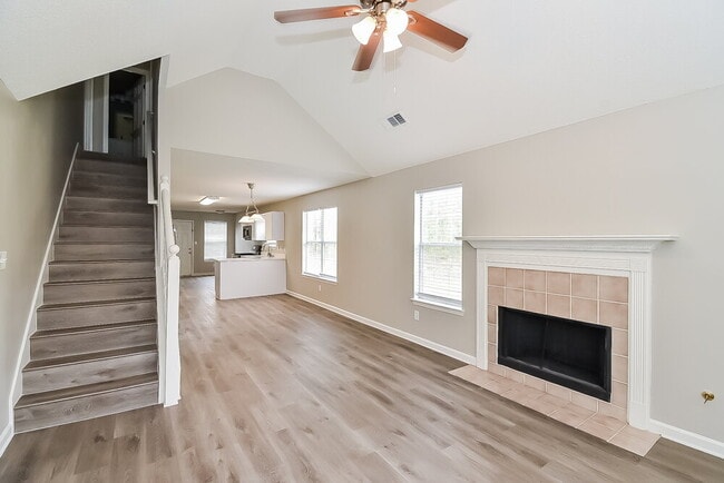 Photo - 1376 Camrose Ct