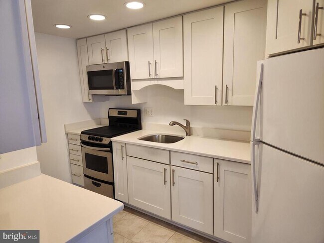 Photo - 2725 Connecticut Ave NW Unidad 406