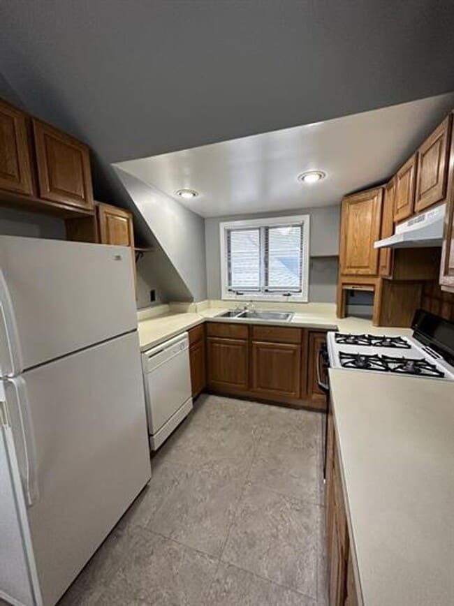 Photo - 712 S State St Unit 2