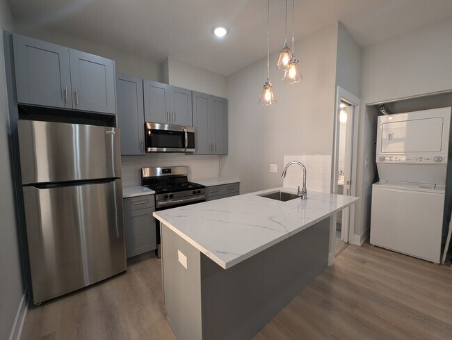 Photo - 423 W Belden Ave Unit 1