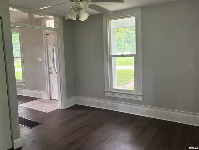Photo - 125 2nd St