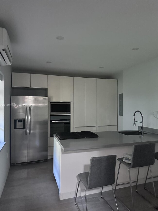 Photo - 1560 Jefferson Ave Unidad 3 Rental
