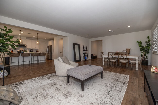 Photo - 105 Tanoak St