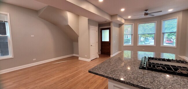 Photo - 2131 W Grace St