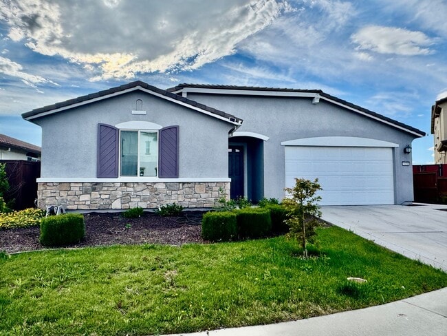 Photo - 5 YEARS NEW,  FORMER MODEL HOME BUILT BY LENNAR HOMES, 4 BED, 2.5 BATH, 2 CAR GARAGE