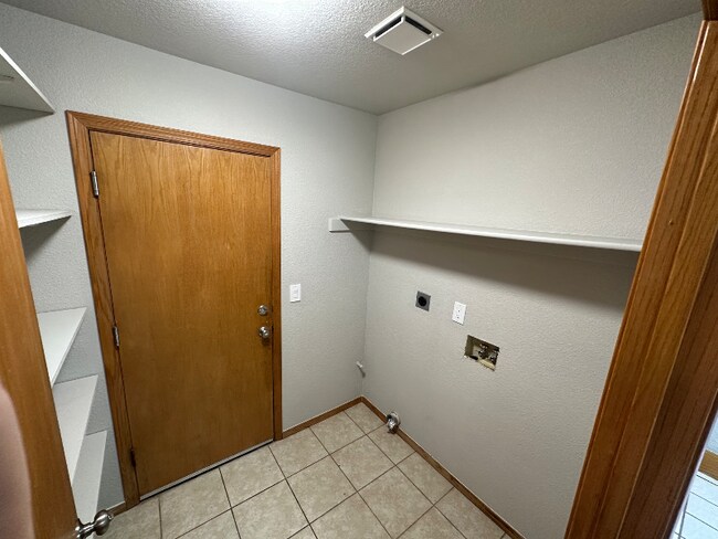 Photo - 1917 Trumpet Dr