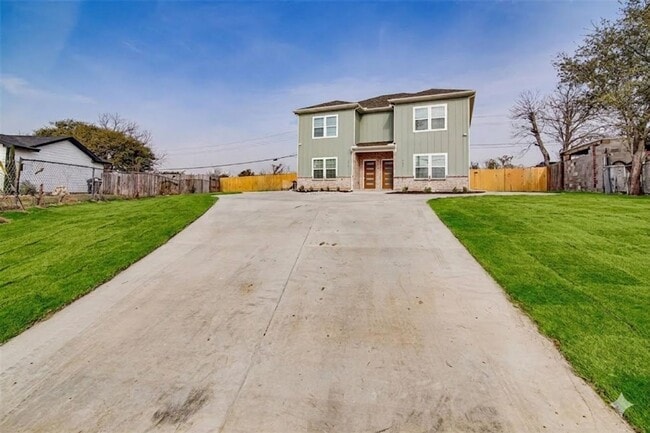 Building Photo - 3155 N Glen Garden Dr