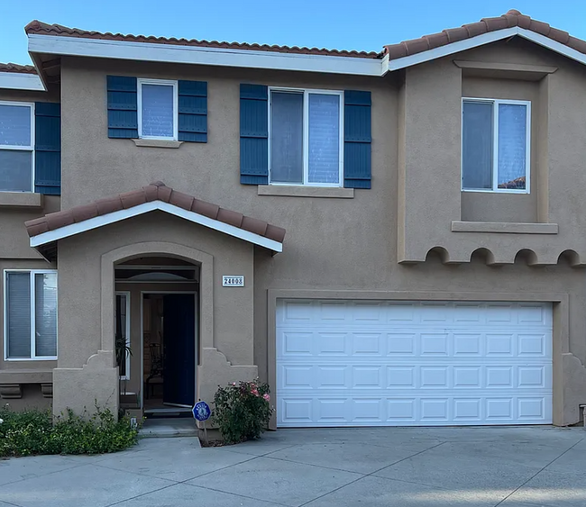 Lomita 2 story Beautiful 4 bdrm home for l... - Lomita 2 story Beautiful 4 bdrm home for l...