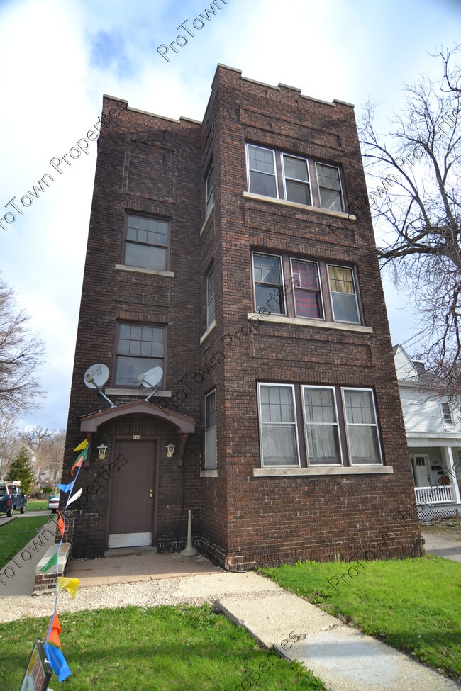 Building Photo - 511 W Jefferson St Unit 2 Rental
