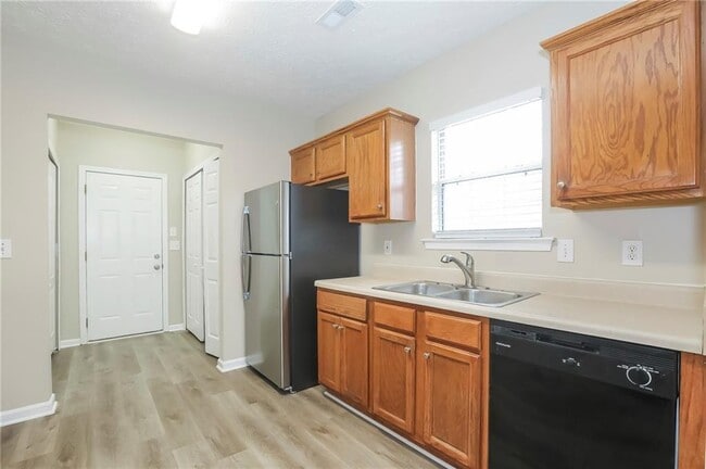 Photo - 6005 Winston Trce