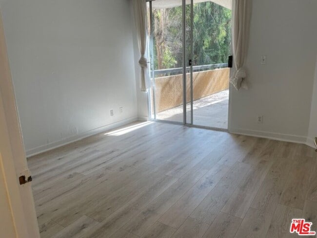 Photo - 525 S Berendo St Unit 107