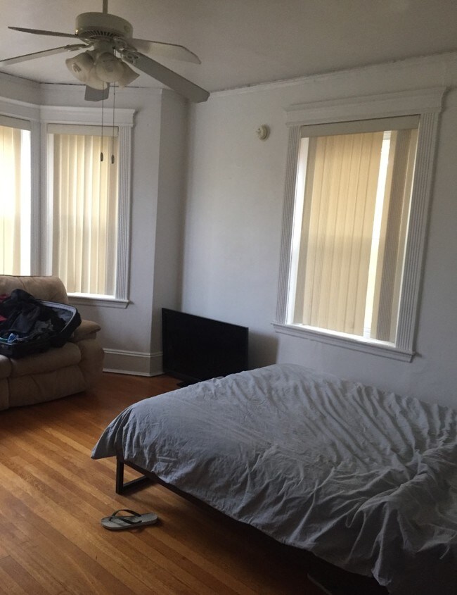 Photo - 90 Western Ave