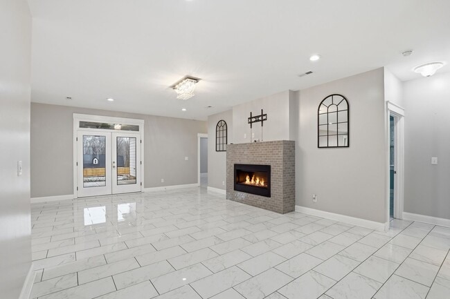 Photo - Beautiful Home With Large Yard In Fountain Inn