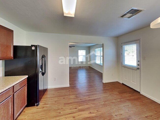 Photo - 21426 Partha Way