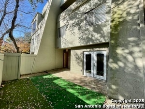 Building Photo - 3103 Eisenhauer Rd Unit J3