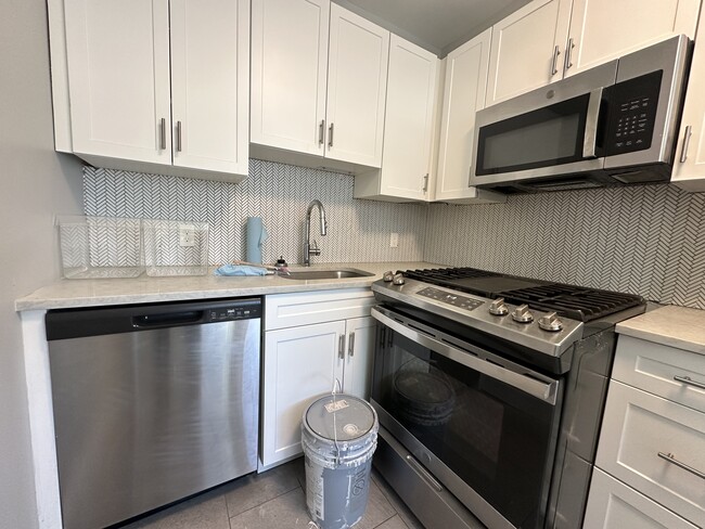 Photo - 231 Lafayette St Unit 4